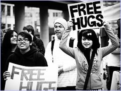 free hugs [86/365] - moonwire - CC BY-NC-SA