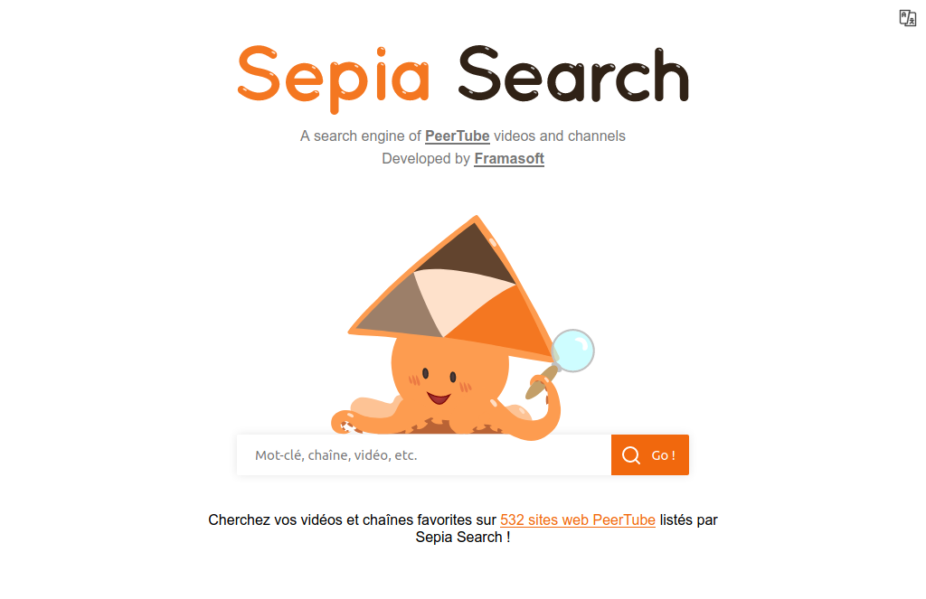 copie d'écran pour promouvoir le moteur de recherche pour peertube intitulé Sepia Search. Le champ de saisie des requêtes est surmonté par la mascotte armée d'une loupe.